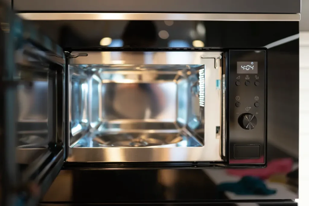 Does microwaving a sponge kill clearance bacteria